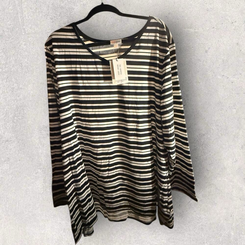LulaRoe Elizabeth V-neck Long Sleeve 3XL Black And White Stripe Print NWT